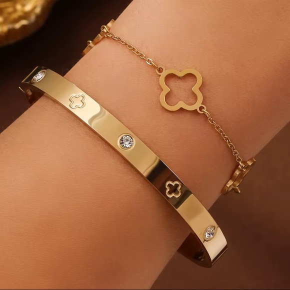 2PCS Gold Clover Stainless Steel Bracelet Set - Picture 7 of 16